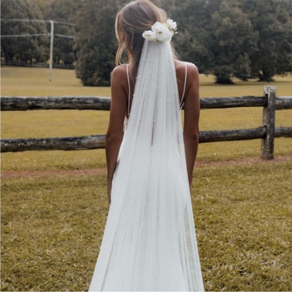 Grace Loves Lace Pearly Long Veil - EUC - 280cm - Ivory - Picture 2 of 8